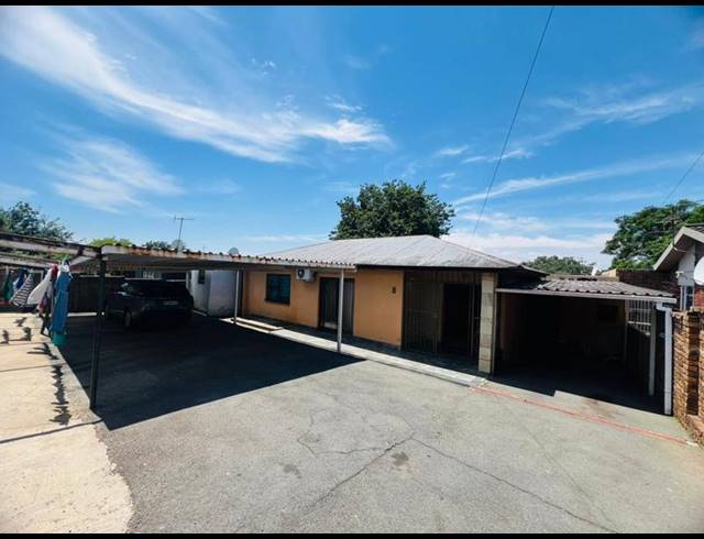 7 BEDROOM HOUSE FOR SALE IN PRIMROSE